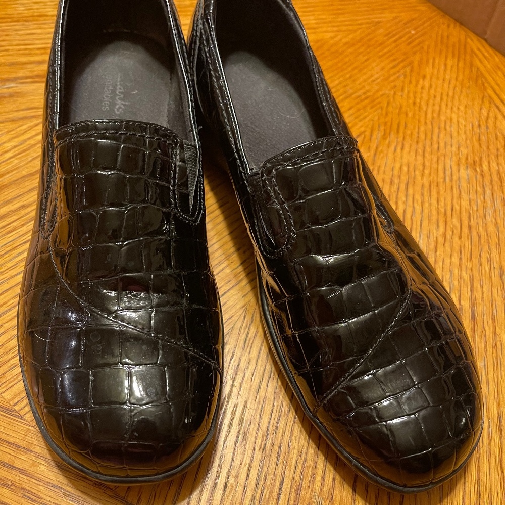 Women’s Black Patent Leather Clark’s 10M